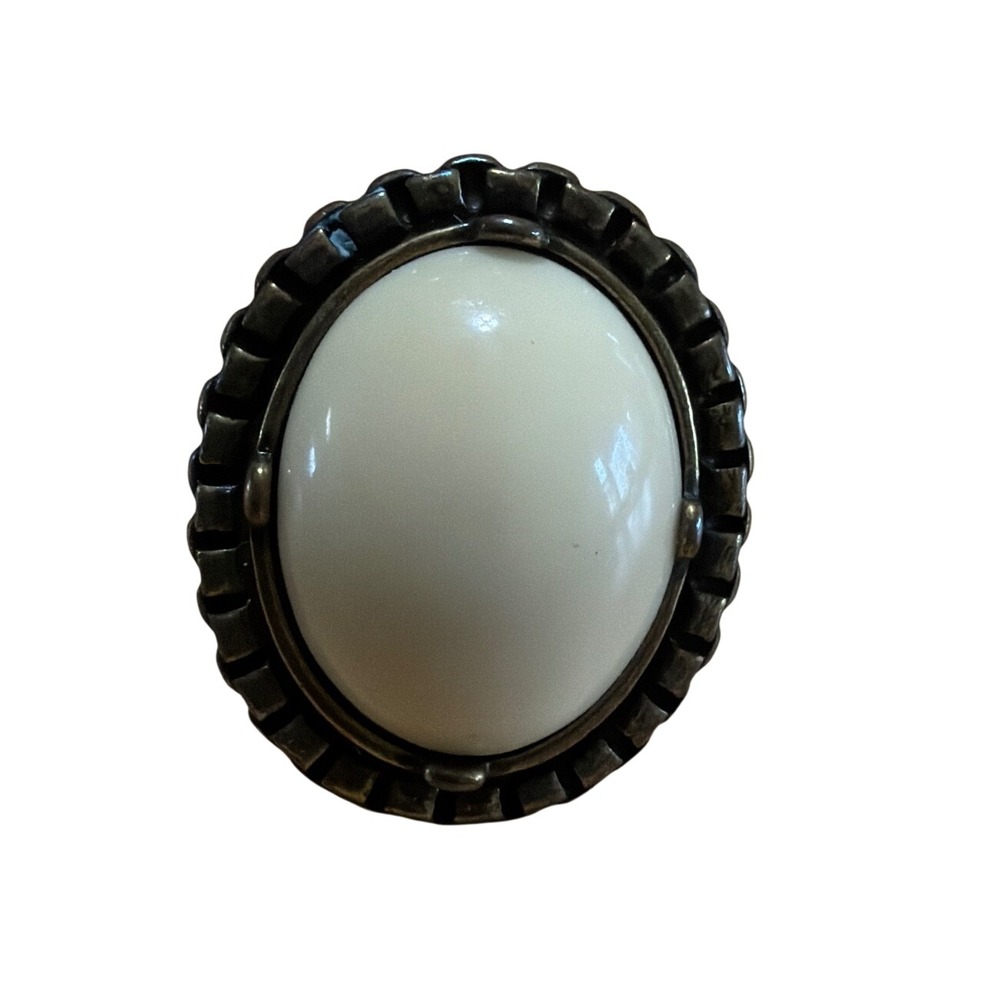 Vintage Style White Oval Cabochon Statement Stretch Ring Bronze Tone Border